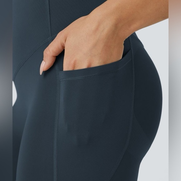 SoCinched High Waisted Scrunch Butt Tummy Control Side Pocket Shaping Leggings - Picture 4 of 5